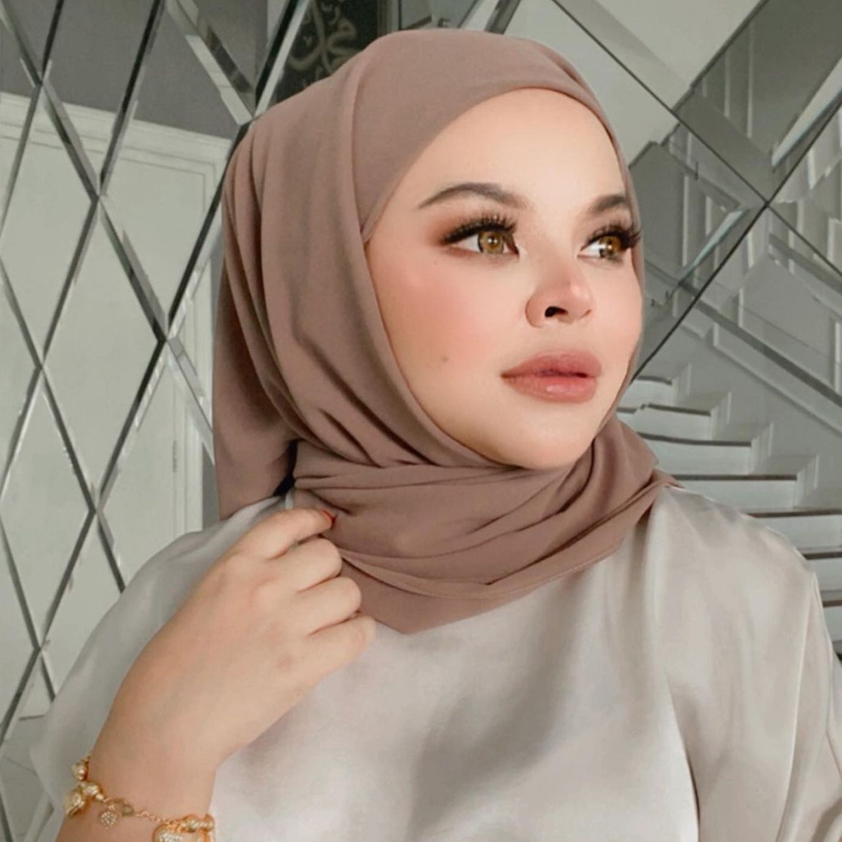 Singer sarah malaysian siti Siti Sarah